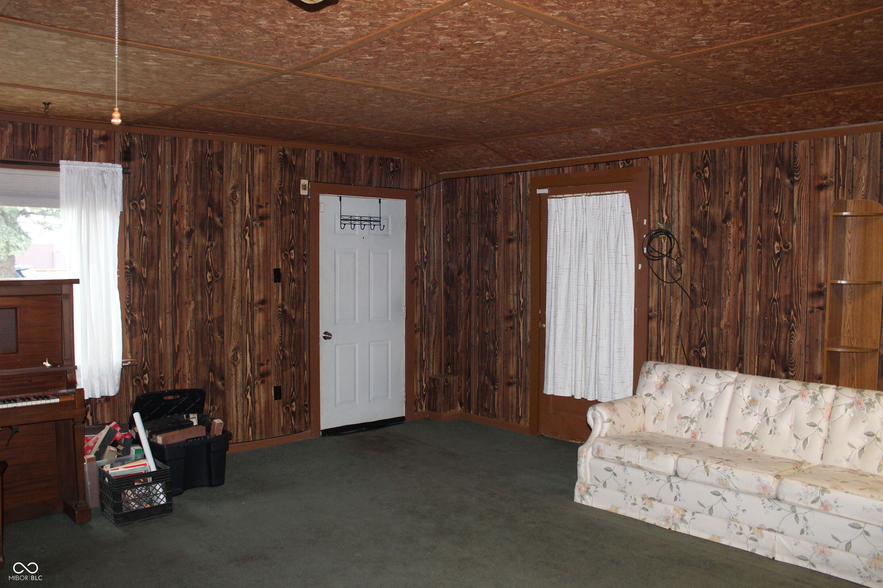 1700 South Perdieu Road Muncie, IN 47302 - Photo 4 of 41