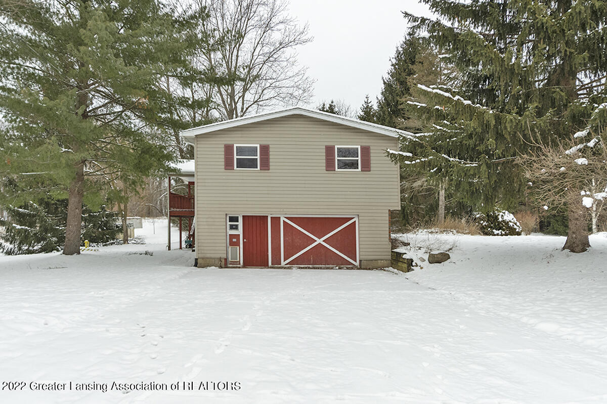 8510 Brookfield Road Charlotte, MI 48813 - Photo 2 of 26 2