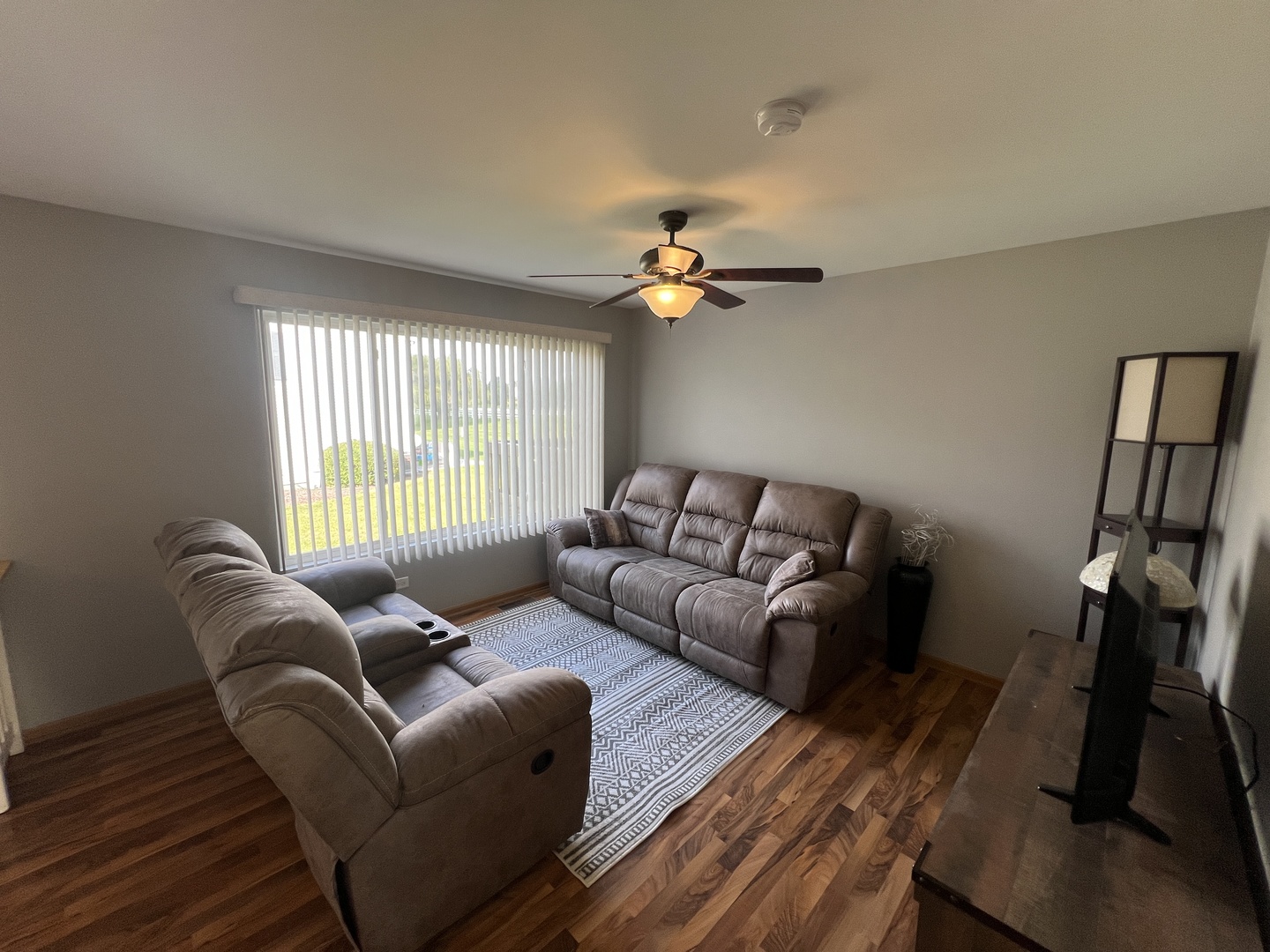507 Prairie View Drive Minooka, IL 60447 - Photo 3 of 18 a living room with furniture and a window
