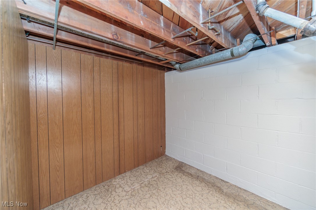 952 Murray Road South Euclid, OH 44121 - Photo 21 of 30 Basement featuring carpet flooring