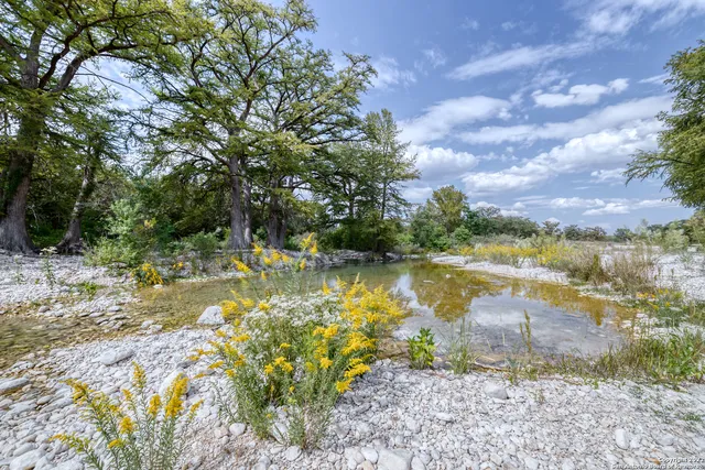 $197,000 | 440 Red Wright Road, Rio Frio, TX 78879