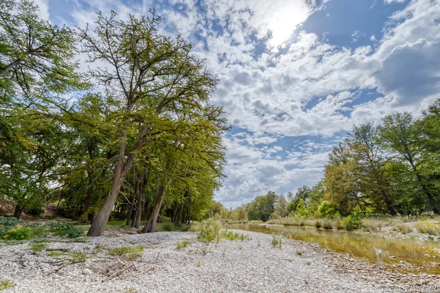 $197,000 | 440 Red Wright Road, Rio Frio, TX 78879