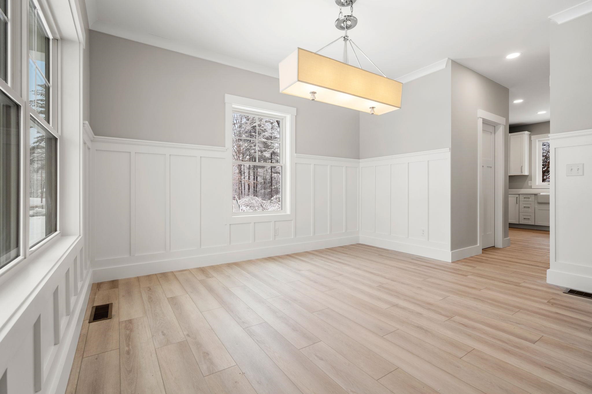 221 Lawrence Road Salem, NH 03079 - Photo 7 of 12