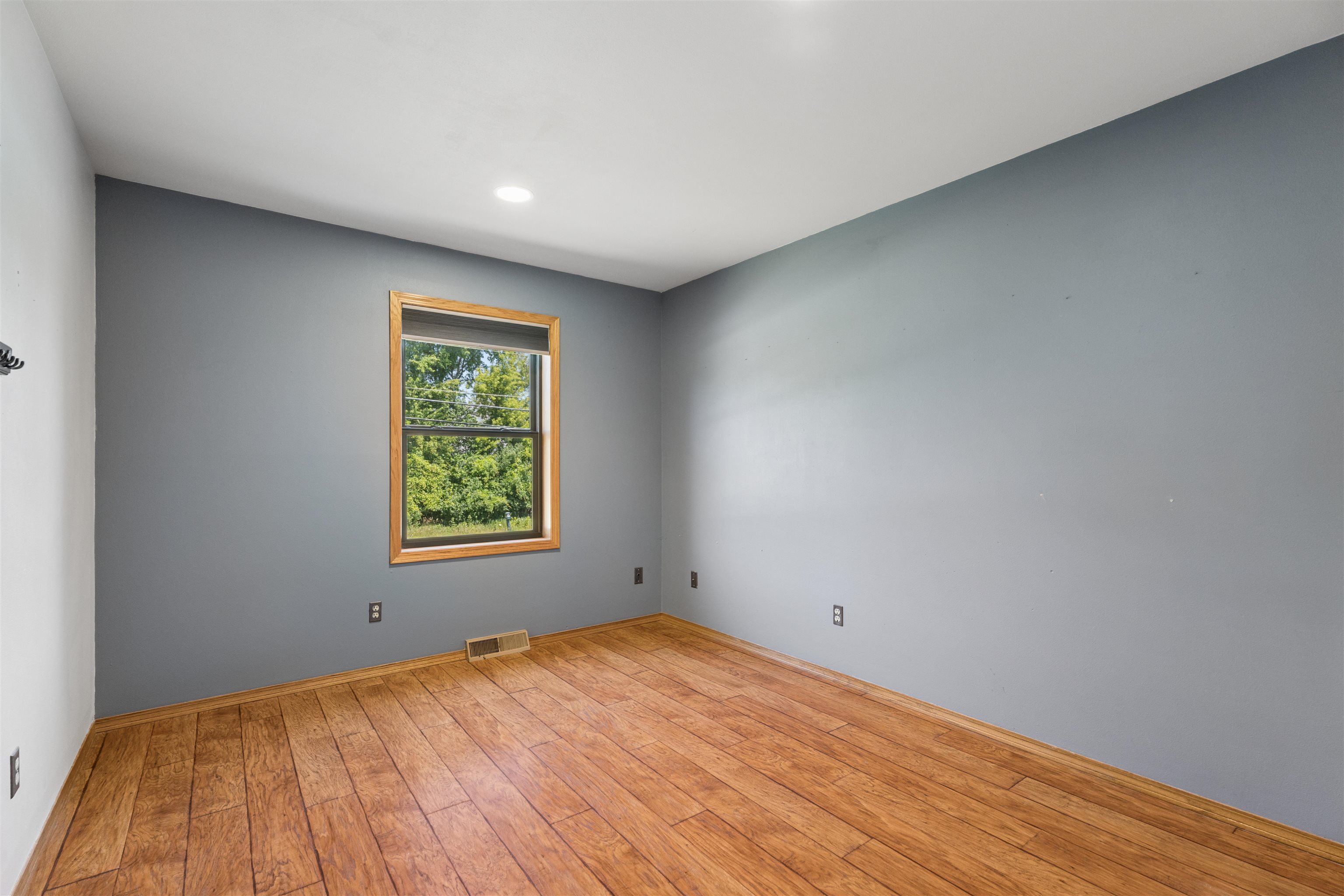 4085 Leonard Point Road Oshkosh, WI 54904 - Photo 20 of 42
