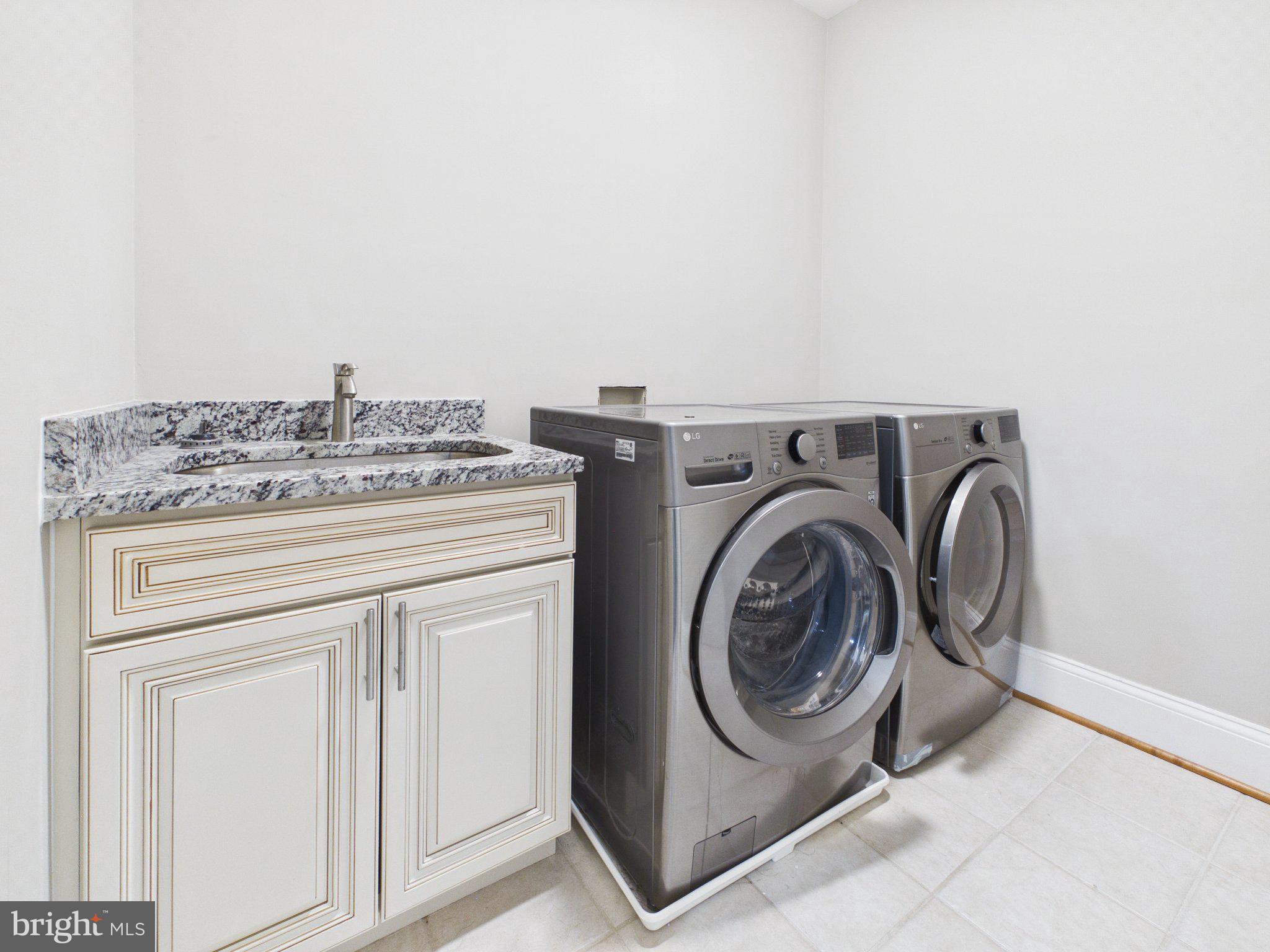 38565 Piggott Bottom Road Hamilton, VA 20158 - Photo 48 of 85 a utility room with dryer and washer