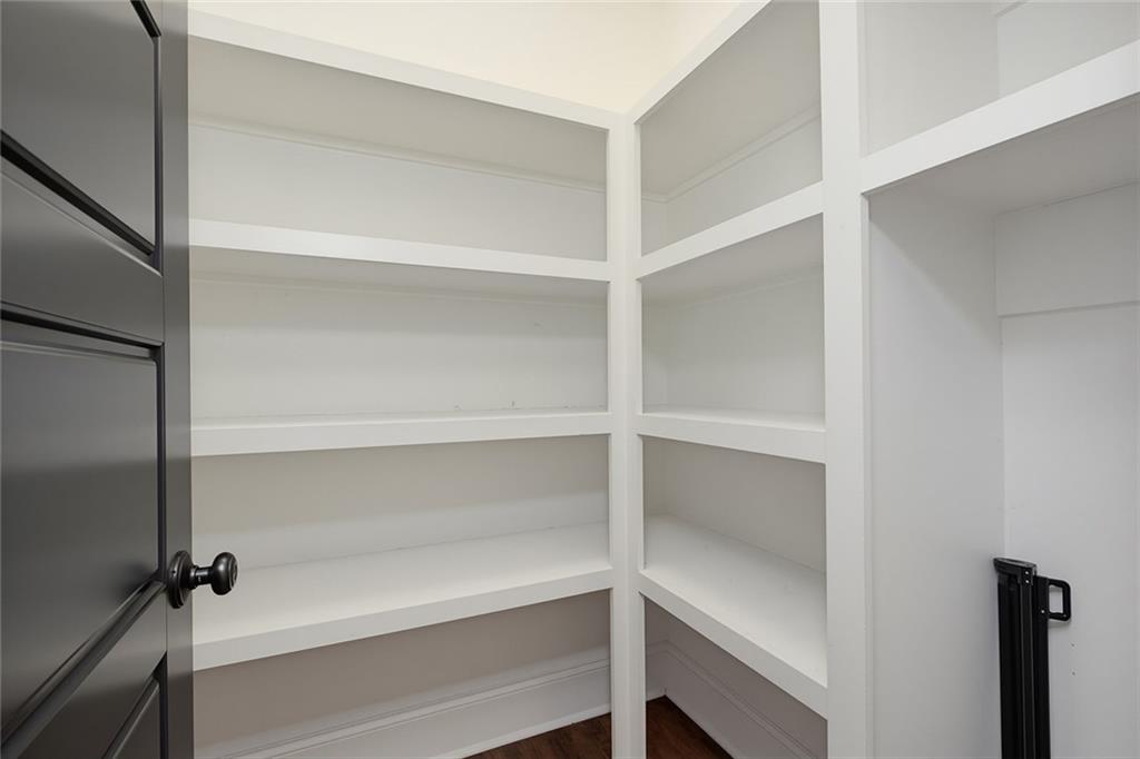 827 Derrydown Way Decatur, GA 30030 - Photo 18 of 38 Gallery Image 18