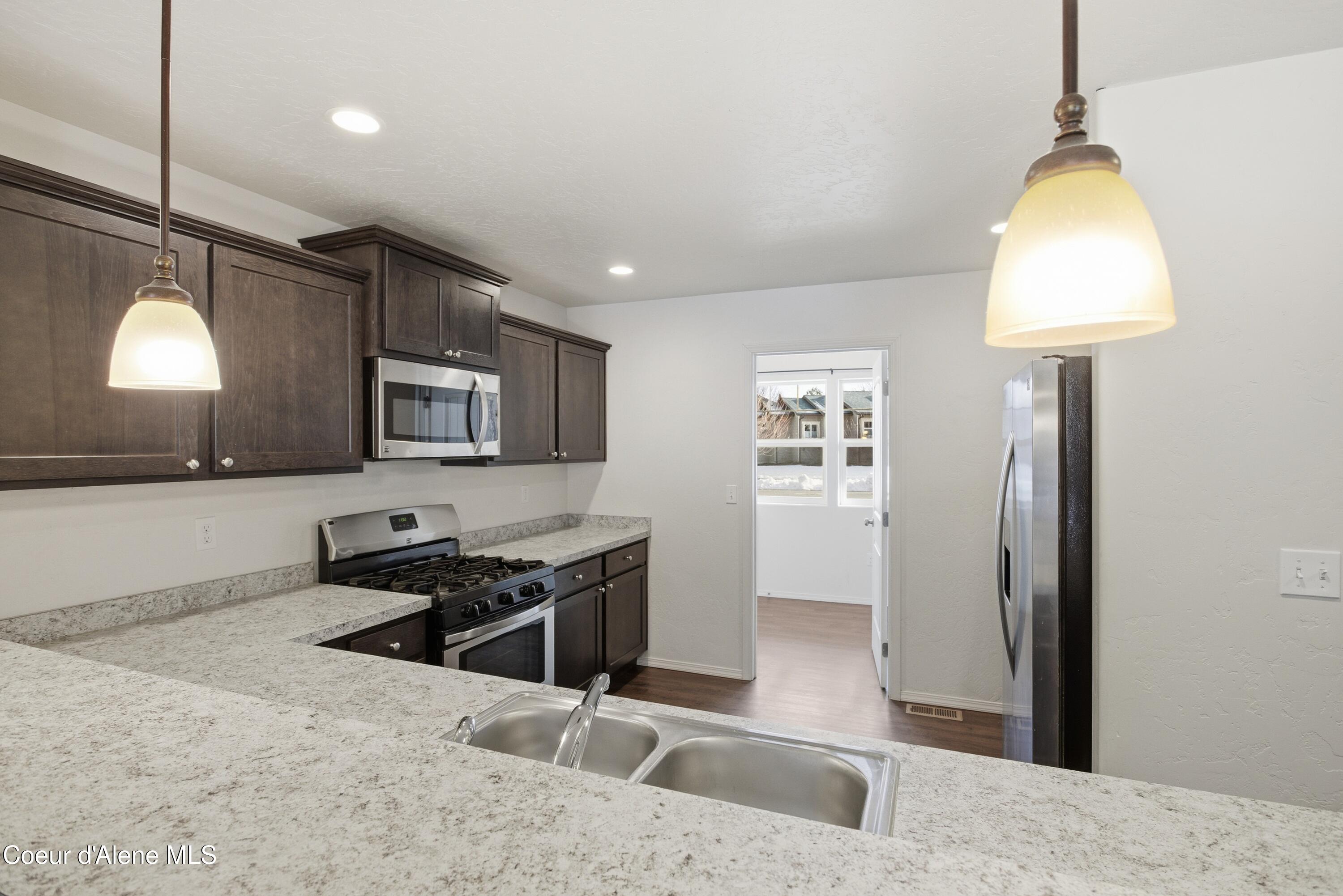 1121 Honeysuckle Avenue Sandpoint, ID 83864 - Photo 11 of 41 Kitchen