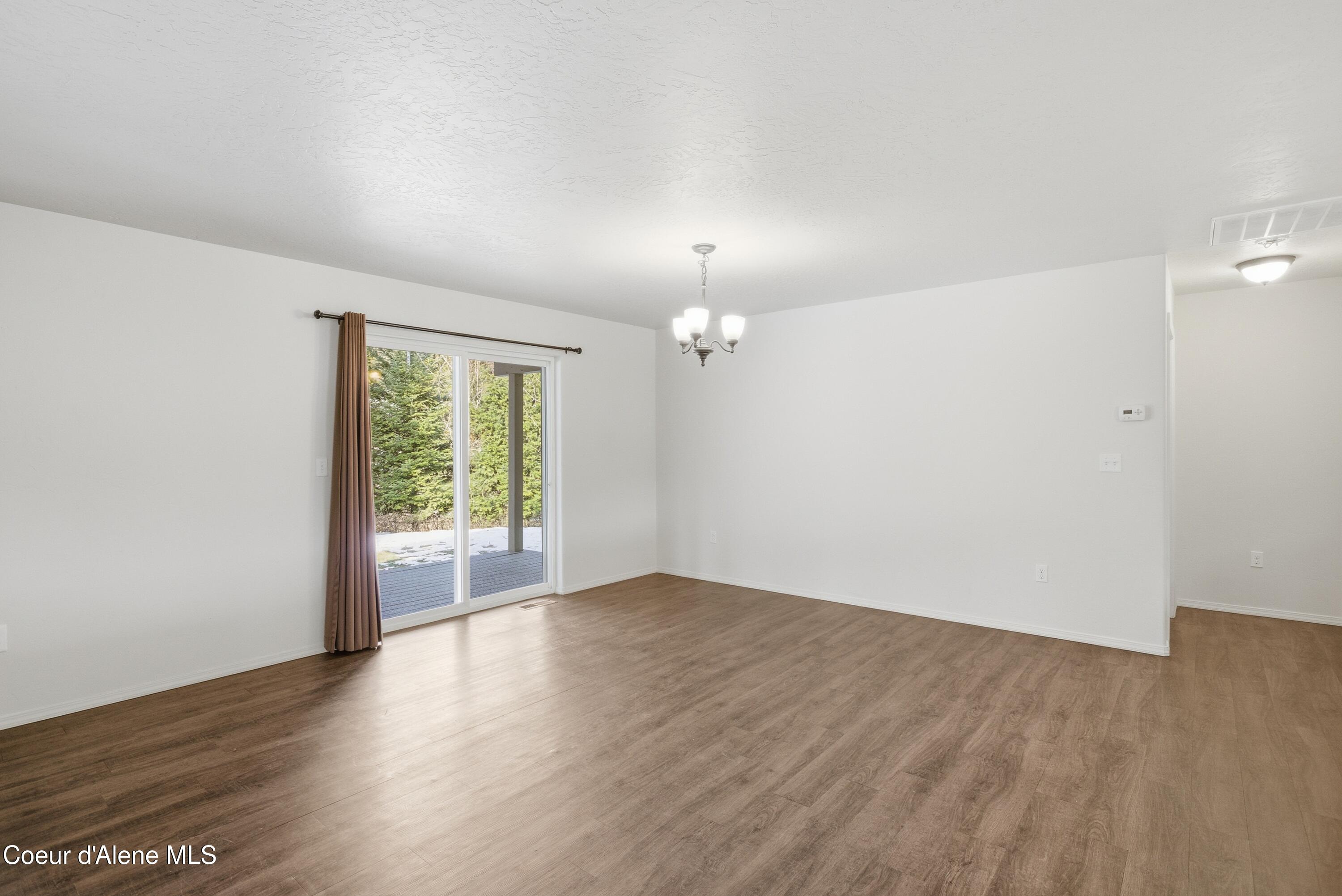 1121 Honeysuckle Avenue Sandpoint, ID 83864 - Photo 18 of 41 Living Room