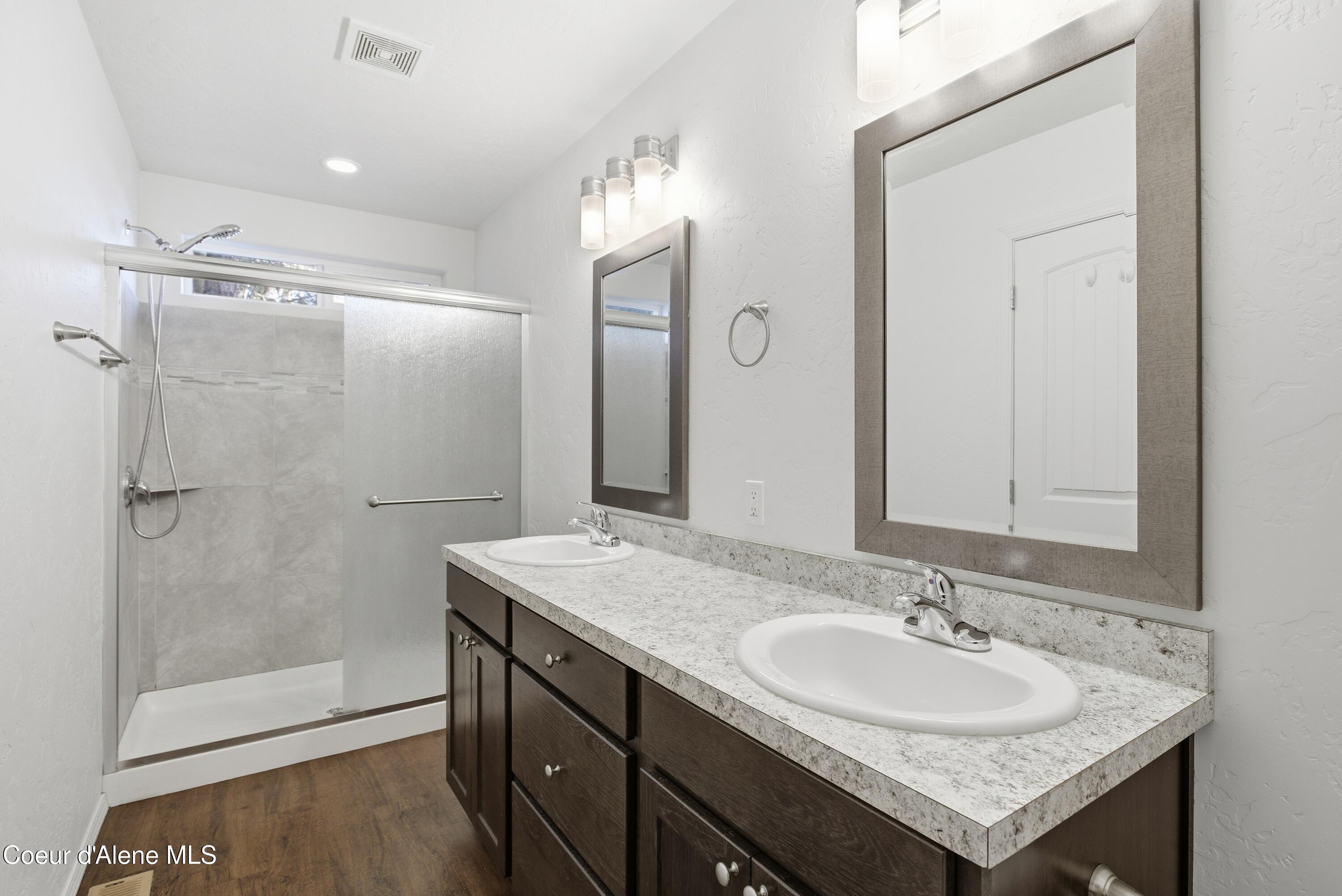 1121 Honeysuckle Avenue Sandpoint, ID 83864 - Photo 21 of 41 Master Bathroom