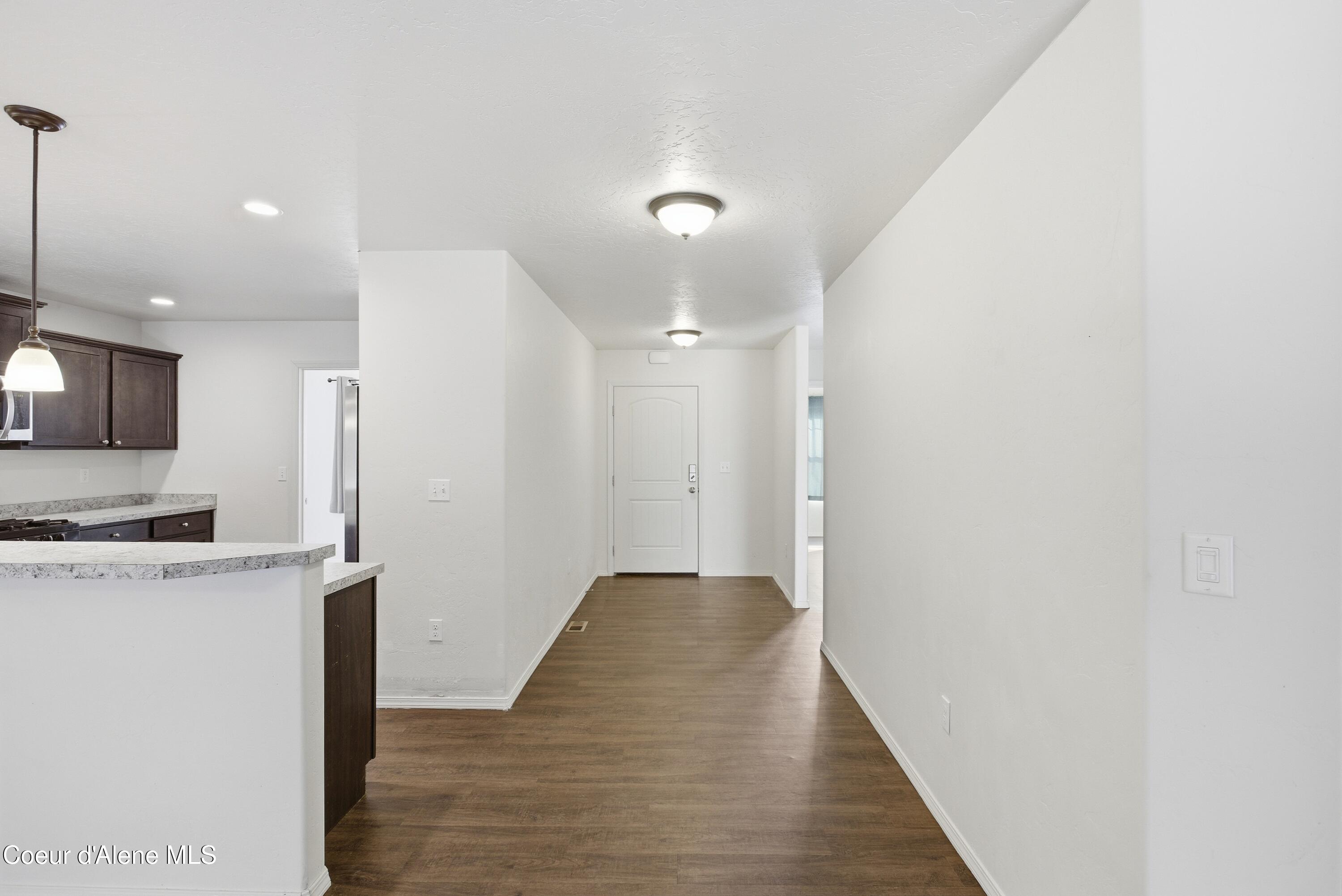 1121 Honeysuckle Avenue Sandpoint, ID 83864 - Photo 22 of 41 Hallway