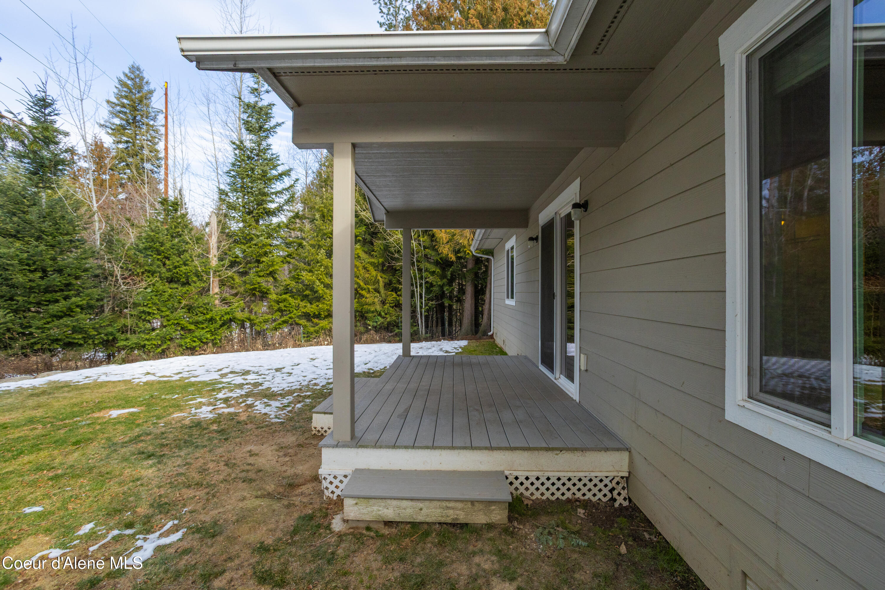 1121 Honeysuckle Avenue Sandpoint, ID 83864 - Photo 28 of 41 Covered Deck