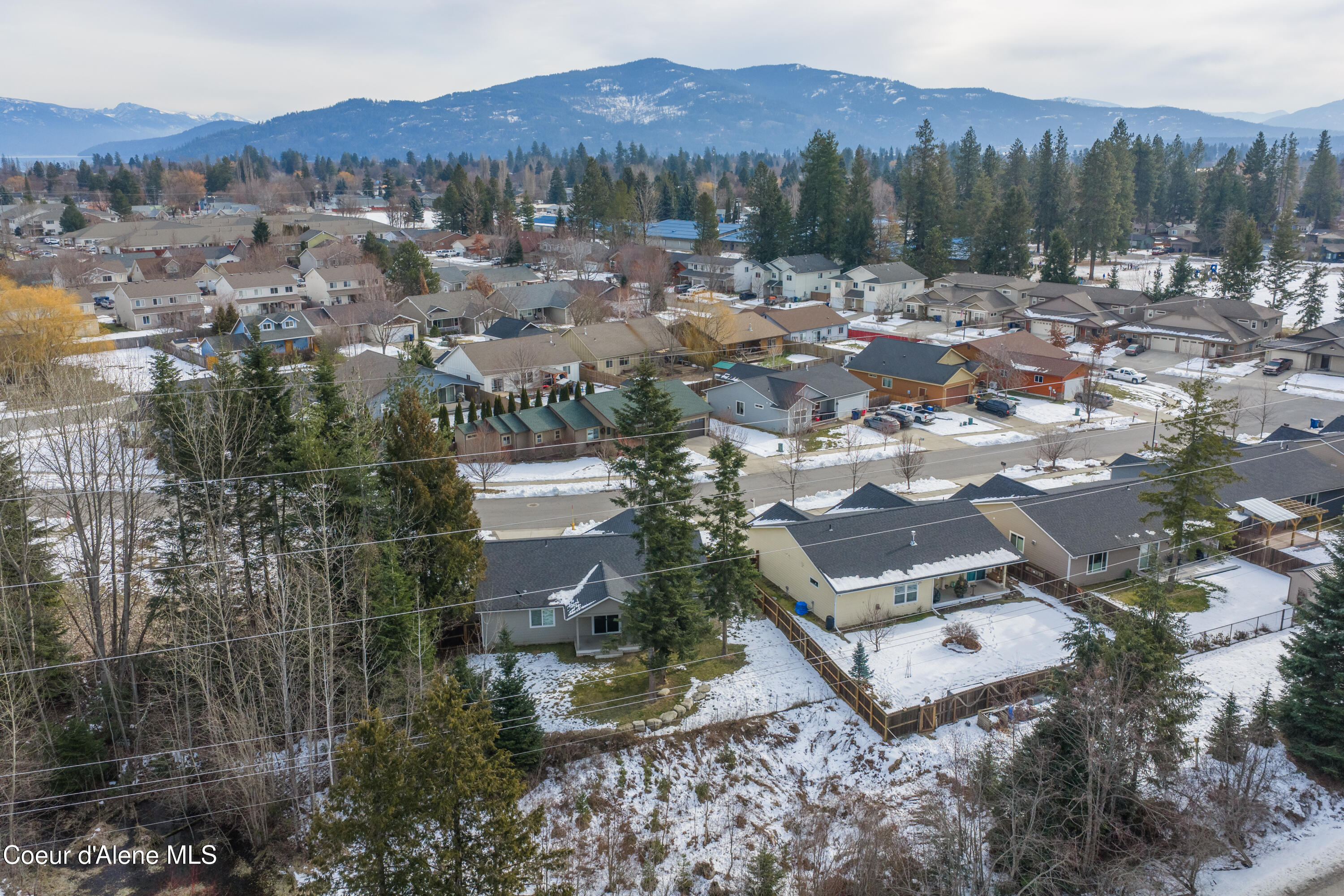 1121 Honeysuckle Avenue Sandpoint, ID 83864 - Photo 37 of 41 Aerial