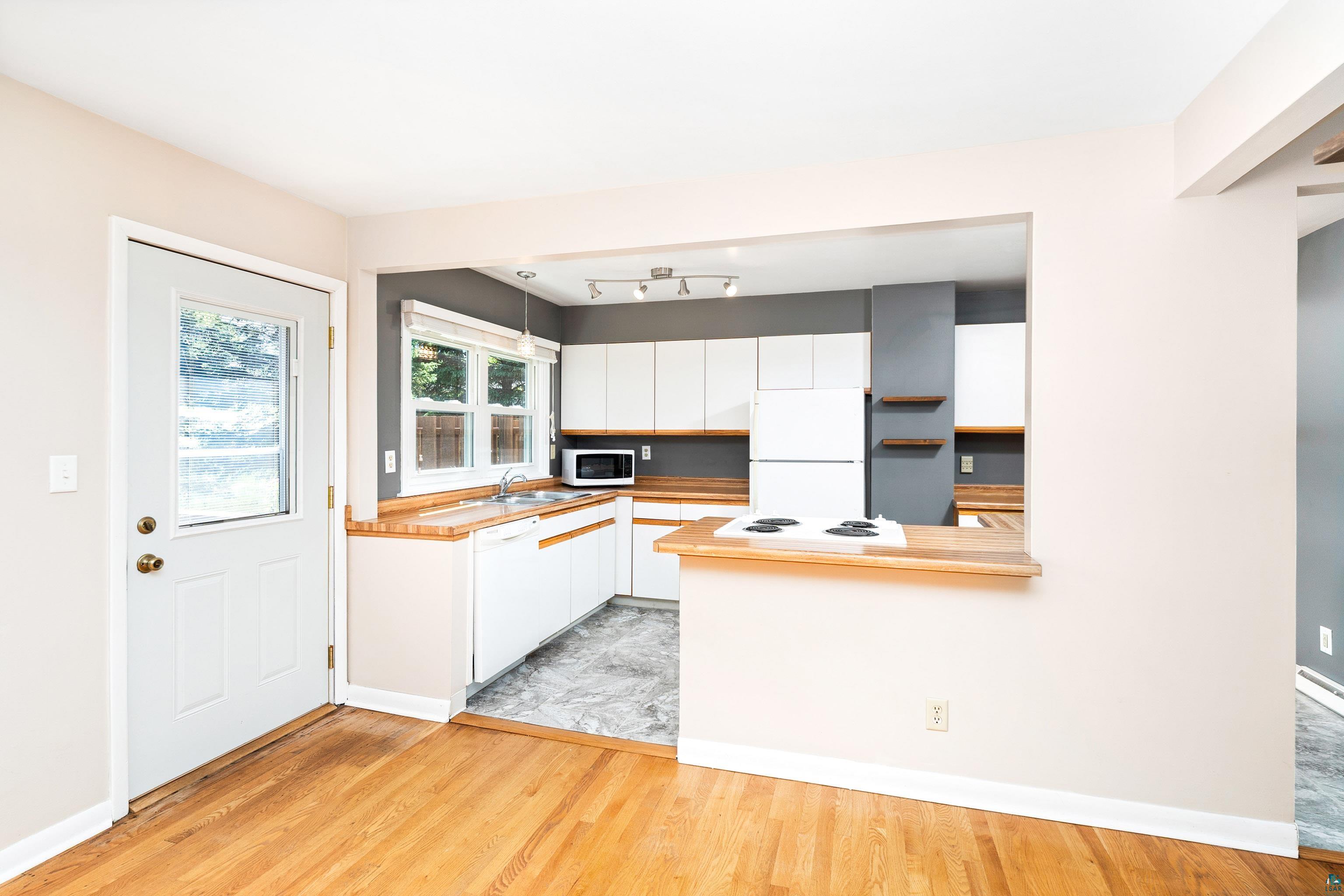 902 Madison Avenue, Unit 902 Duluth, MN 55811 - Photo 7 of 45