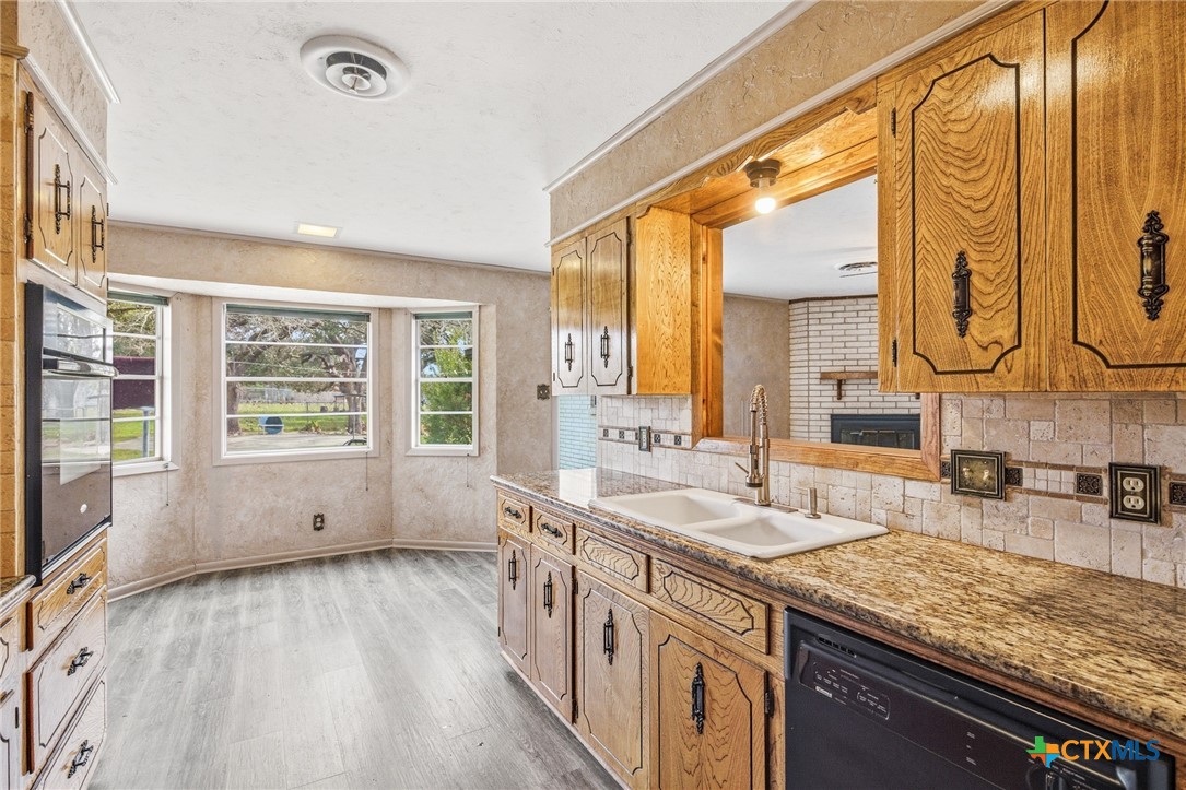 703 Tranquillo Drive Victoria, TX 77905 - Photo 13 of 34 Kitchen and Breakfast Area