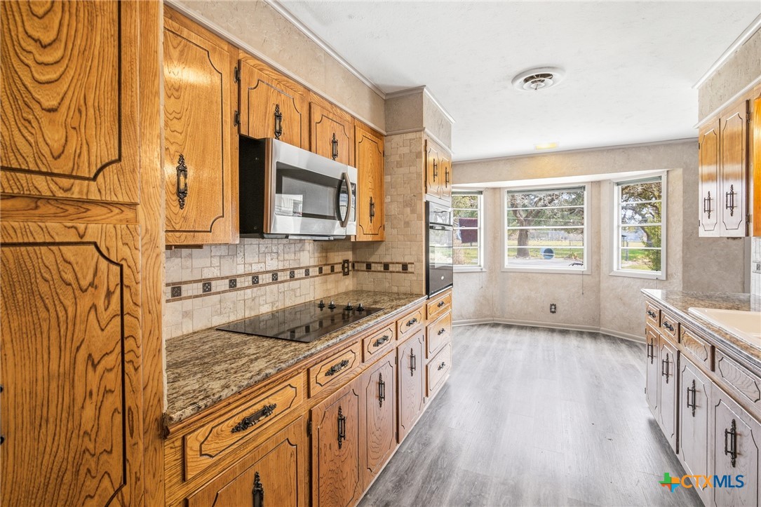 703 Tranquillo Drive Victoria, TX 77905 - Photo 14 of 34 Kitchen