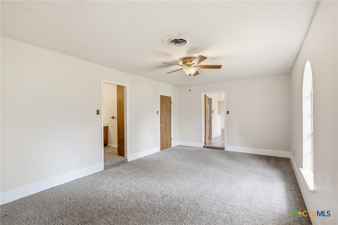 703 Tranquillo Drive Victoria, TX 77905 - Photo 22 of 34 Primary Bedroom