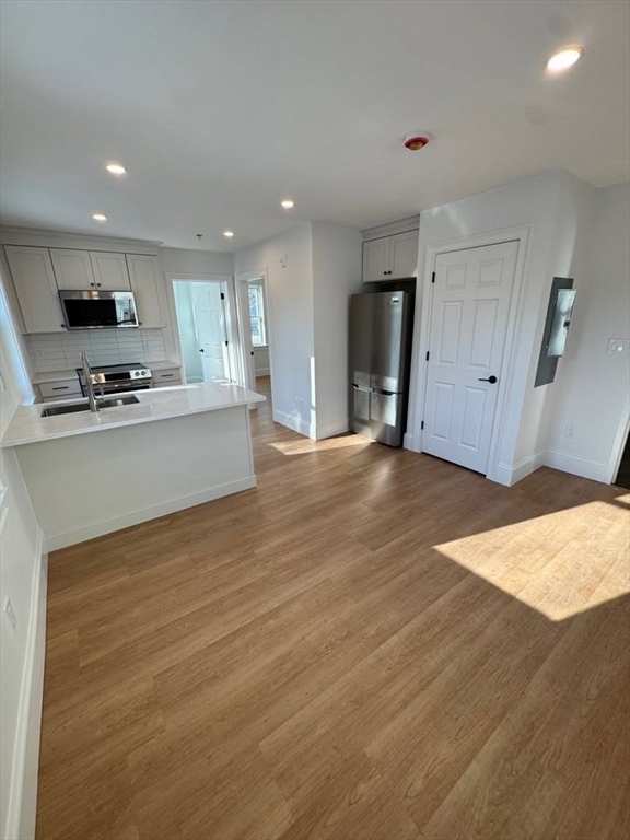 41 Elm Street, Unit 202 Andover, MA 01810 - Photo 3 of 7