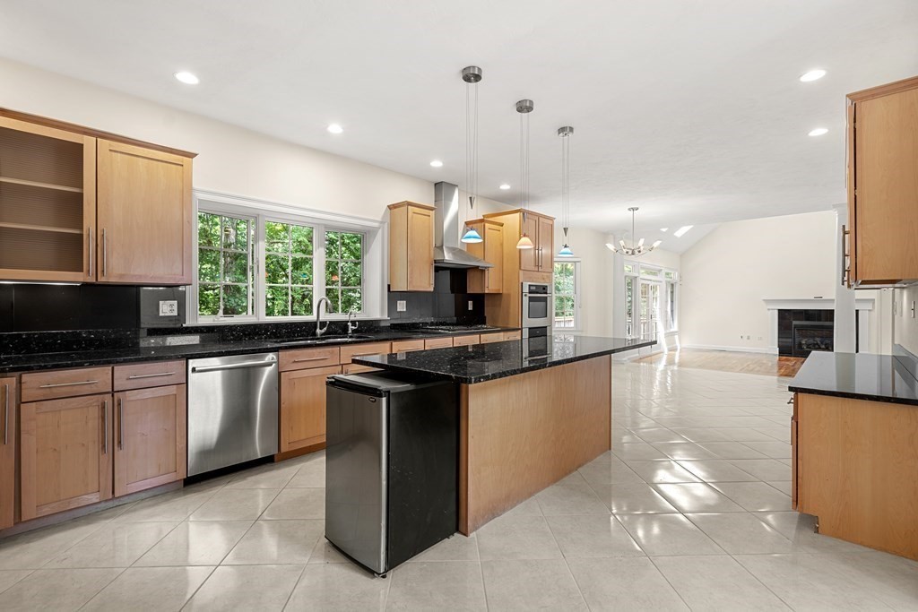 25 Westchester Drive Canton, MA 02021 - Photo 4 of 16