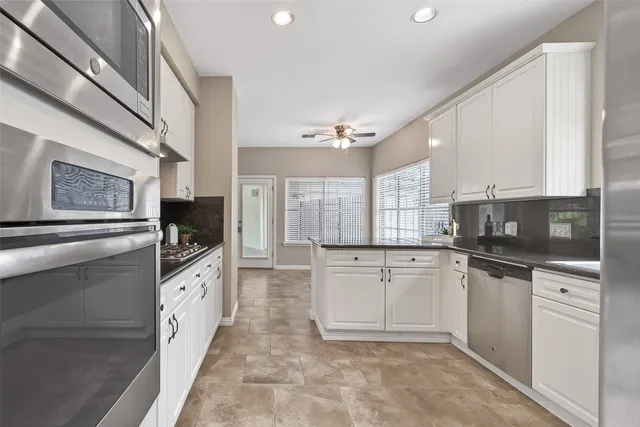 $450,000 | 5522 Whisper Ridge Drive, Sugar Land, TX 77479