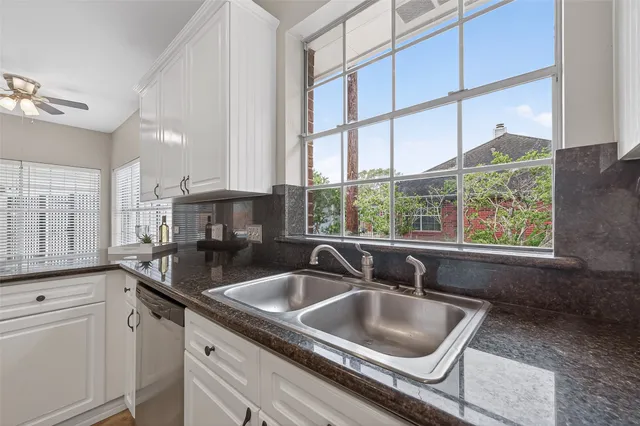 $450,000 | 5522 Whisper Ridge Drive, Sugar Land, TX 77479