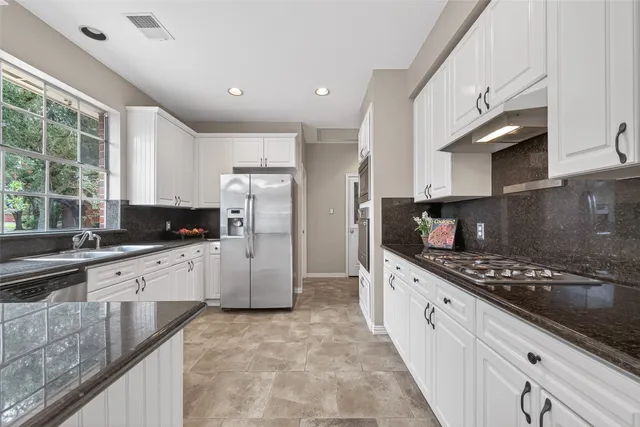 $450,000 | 5522 Whisper Ridge Drive, Sugar Land, TX 77479