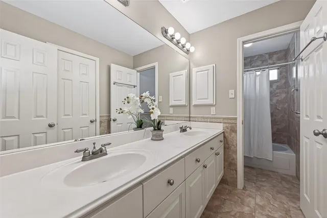 $450,000 | 5522 Whisper Ridge Drive, Sugar Land, TX 77479