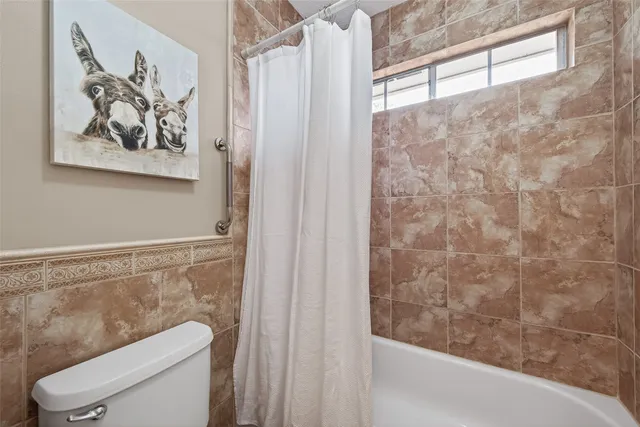 $450,000 | 5522 Whisper Ridge Drive, Sugar Land, TX 77479