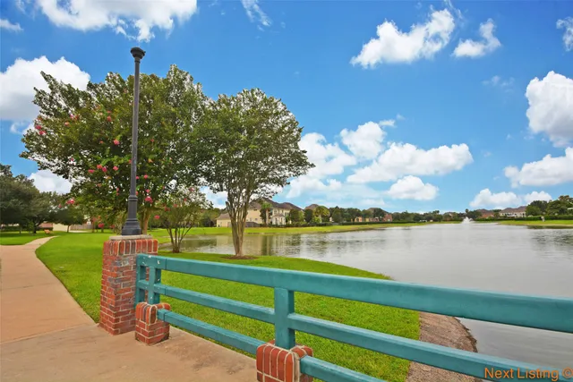 $450,000 | 5522 Whisper Ridge Drive, Sugar Land, TX 77479
