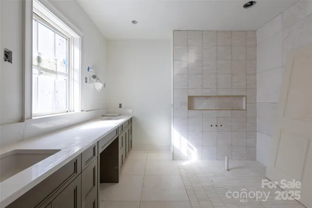 $2,000,000 | 1007 Dacavin Drive, Charlotte, NC 28226