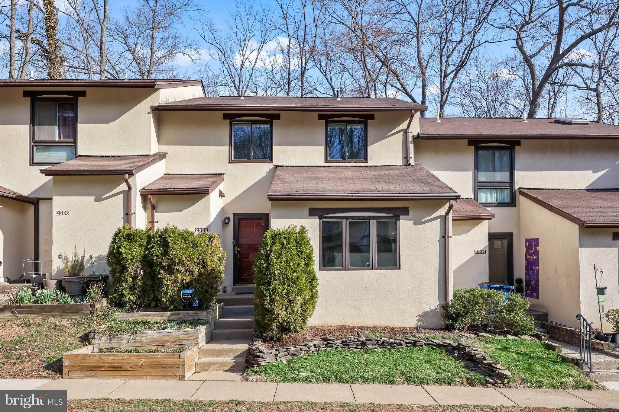 2306 Glade Bank Way Reston, VA 20191 - Photo 4 of 6 Welcome Home to Glade Bank!