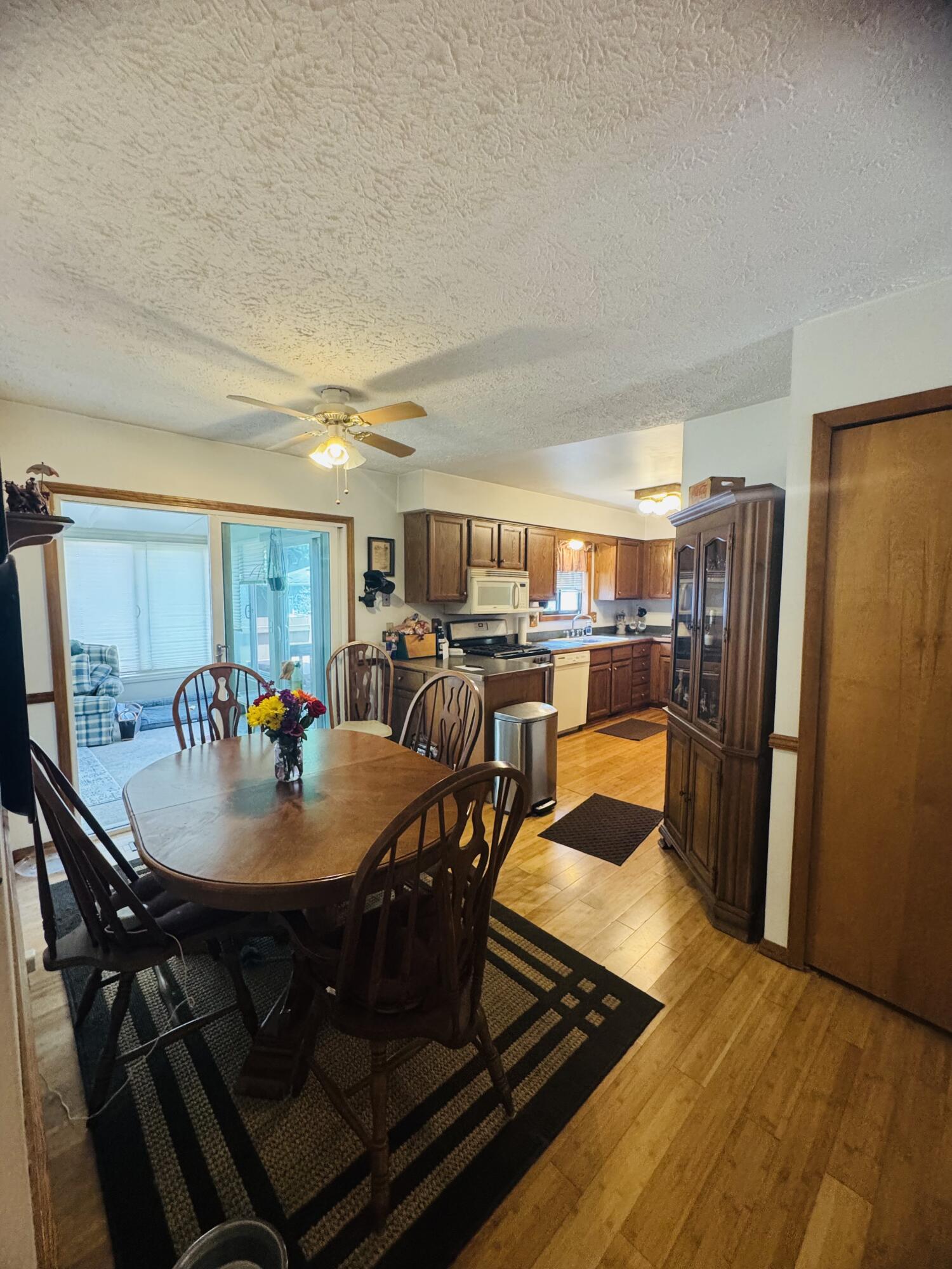 3726 Ruth Avenue Lansing, MI 48910 - Photo 13 of 44 IMG_1307
