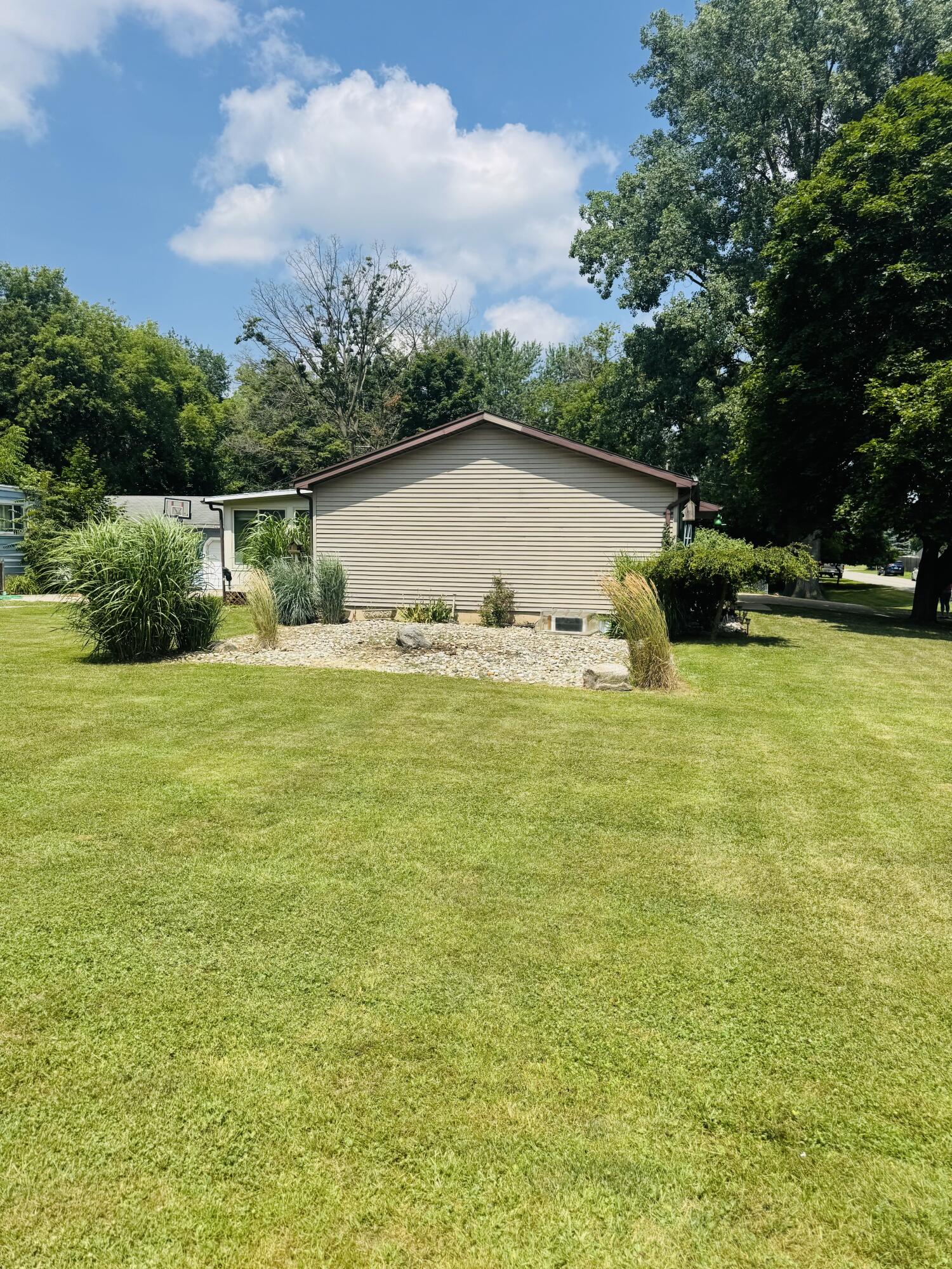 3726 Ruth Avenue Lansing, MI 48910 - Photo 4 of 44 IMG_1379