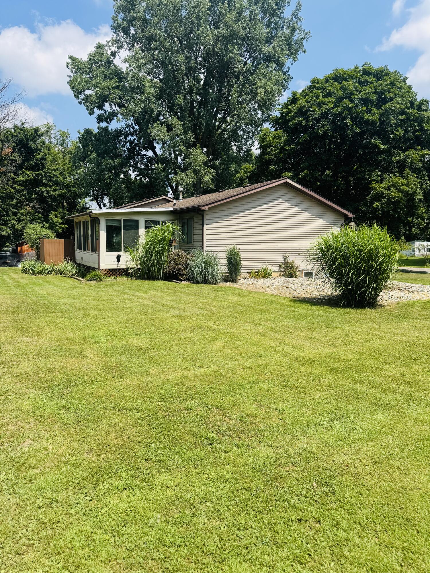 3726 Ruth Avenue Lansing, MI 48910 - Photo 5 of 44 IMG_1380