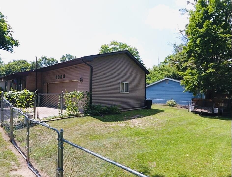 3726 Ruth Avenue Lansing, MI 48910 - Photo 8 of 44 IMG_1356