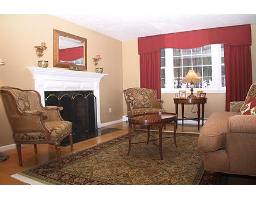 73 Wayside Inn Road Marlborough, MA 01752 - Photo 4 of 13