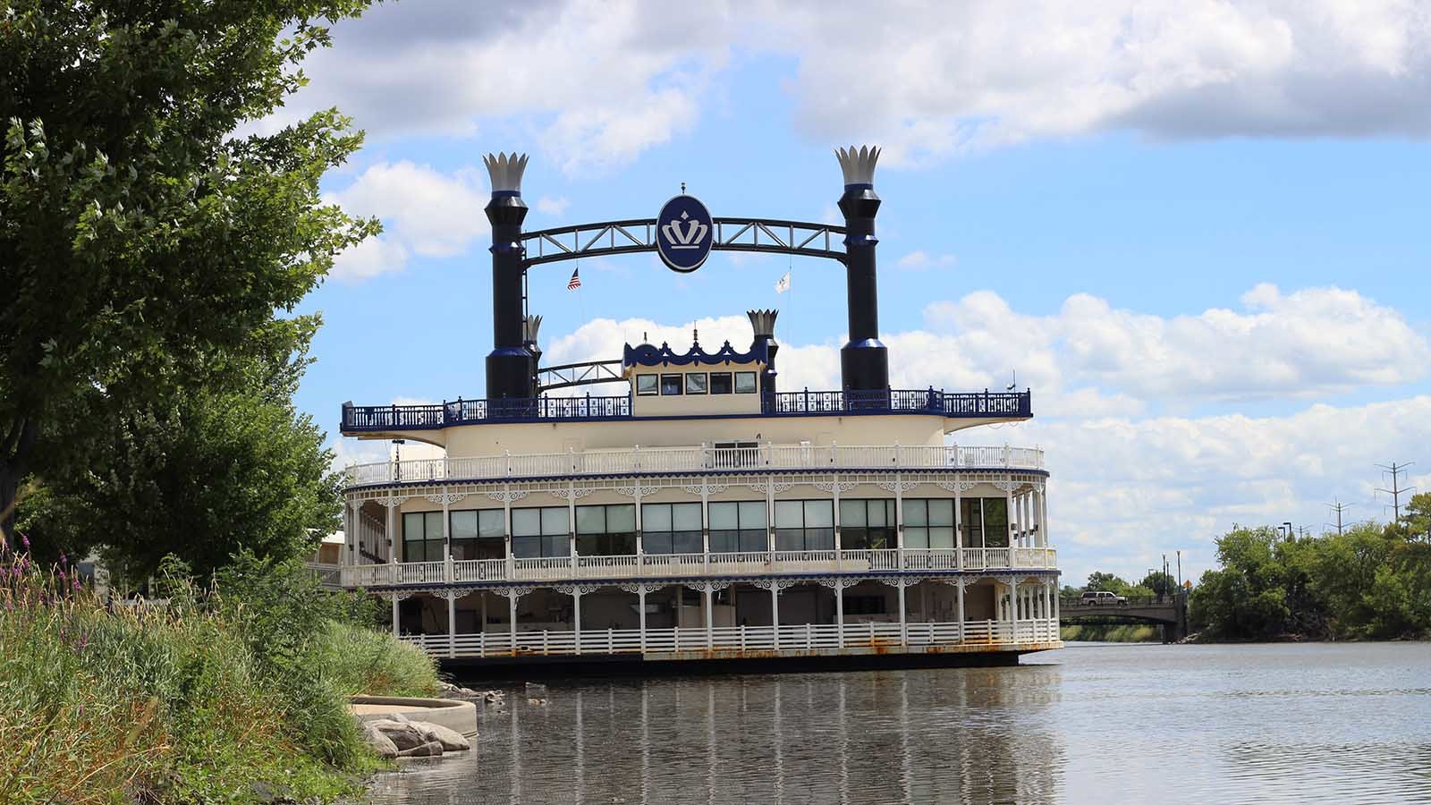 274 Snowdrop Lane Elgin, IL 60124 - Photo 44 of 44 a large building with a large windows