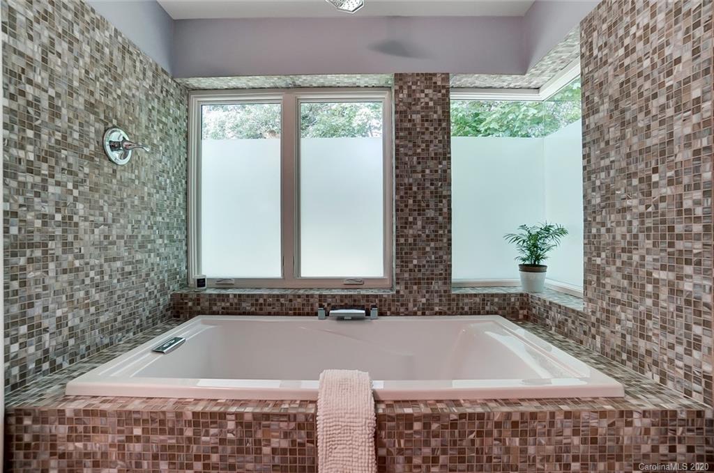 229 Boyce Road Charlotte, NC 28211 - Photo 13 of 32 Gallery Image 13