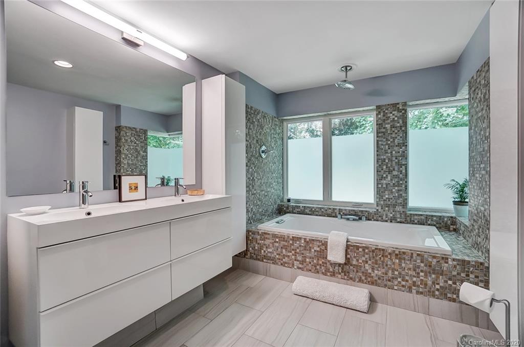 229 Boyce Road Charlotte, NC 28211 - Photo 14 of 32 Gallery Image 14