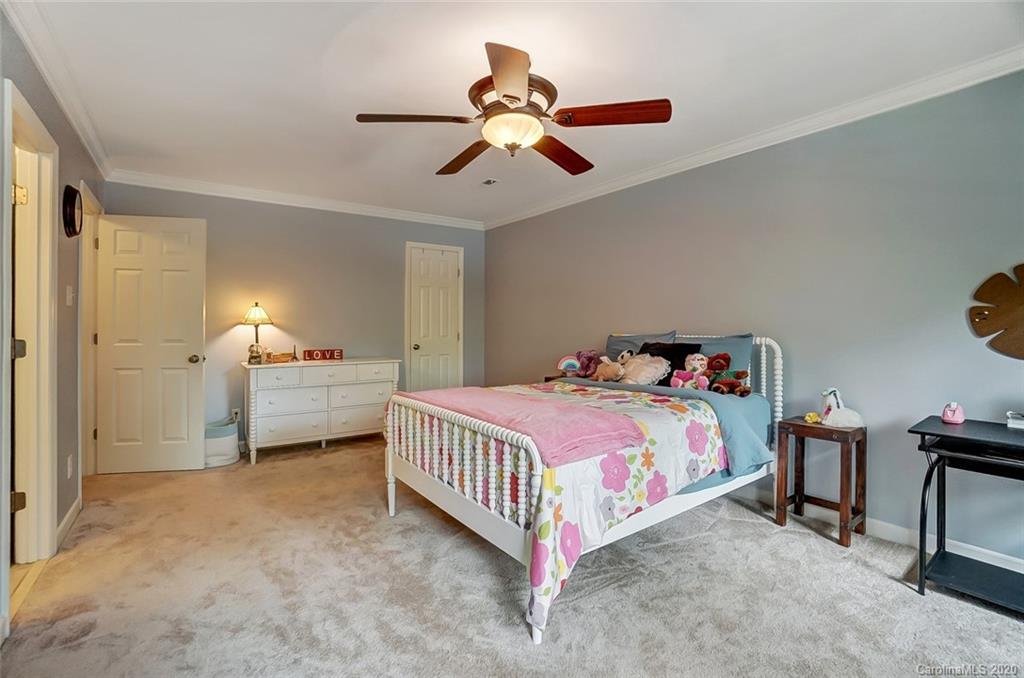 229 Boyce Road Charlotte, NC 28211 - Photo 26 of 32 Gallery Image 26