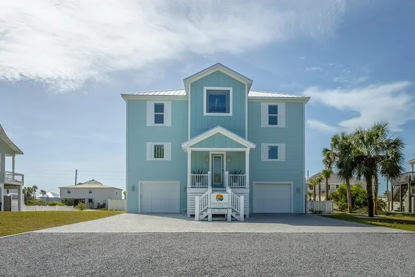 $2,500,000 | 708 East Pine Avenue, St. George Island, FL 32328