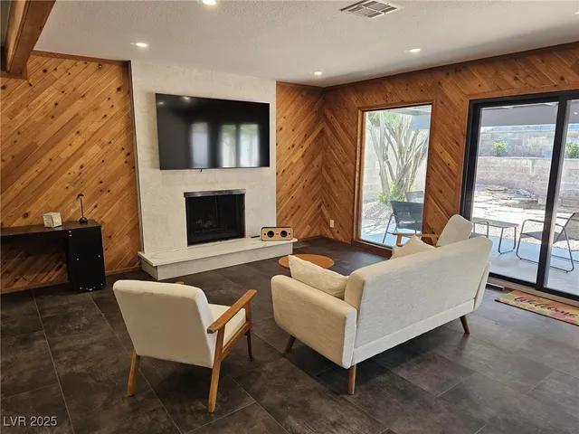 $2,900 | 1308 South 16th Street, Las Vegas, NV 89104