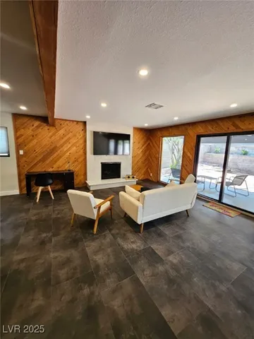 $2,900 | 1308 South 16th Street, Las Vegas, NV 89104