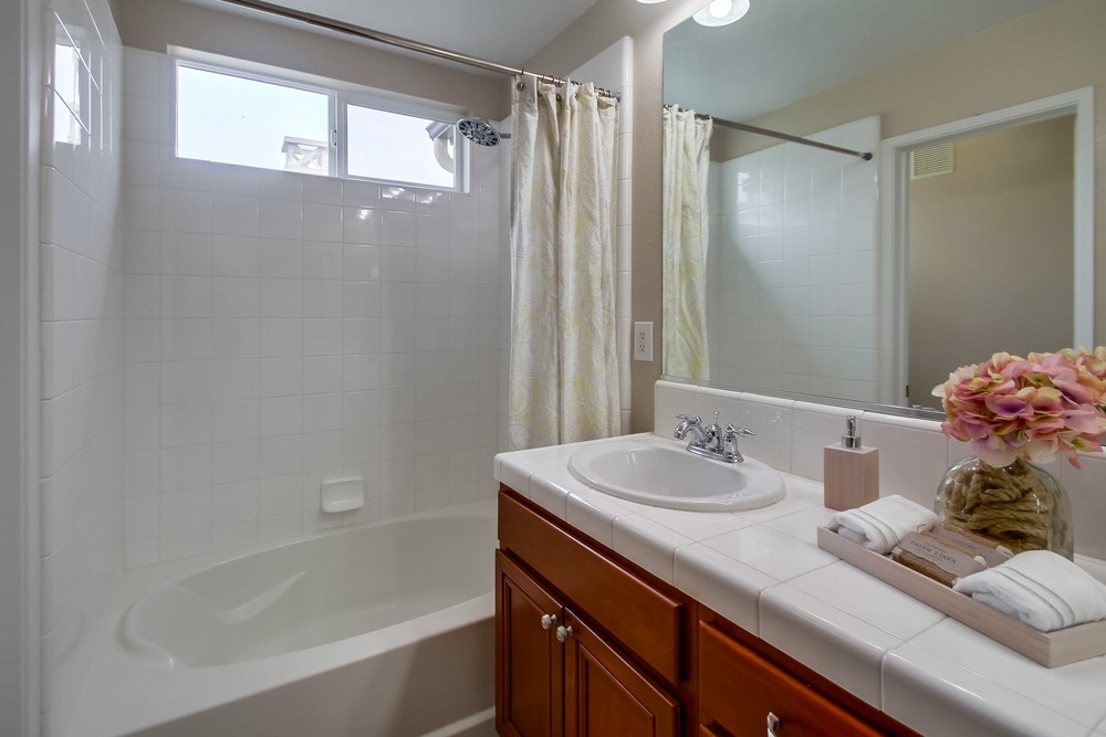 592 Almond Road San Marcos, CA 92078 - Photo 10 of 18 Gallery Image 10