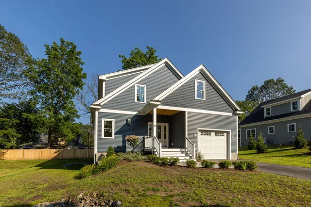 $1,059,000 | 12 Gillis Drive, Unit 3, Kittery, ME 03904