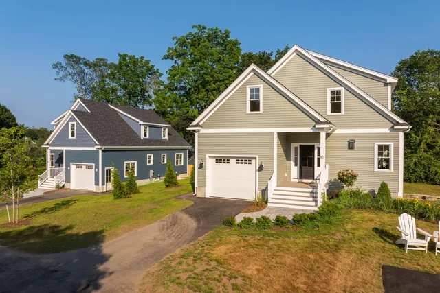$1,059,000 | 12 Gillis Drive, Unit 3, Kittery, ME 03904