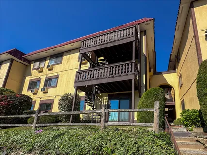 $400,000 | 18 Granada Crescent, Unit 1, White Plains, NY 10603