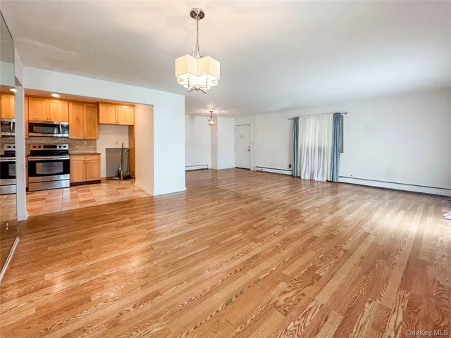 $400,000 | 18 Granada Crescent, Unit 1, White Plains, NY 10603