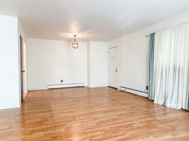 $400,000 | 18 Granada Crescent, Unit 1, White Plains, NY 10603