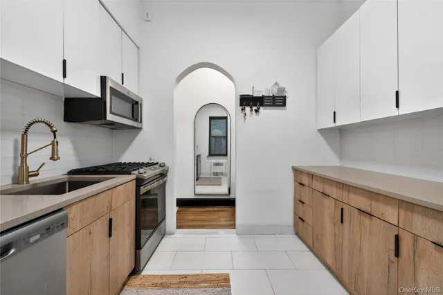 $4,600 | 407 Central Park West, Unit 1A | Upper West Side