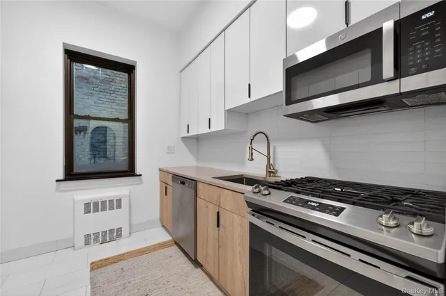 $4,600 | 407 Central Park West, Unit 1A | Upper West Side